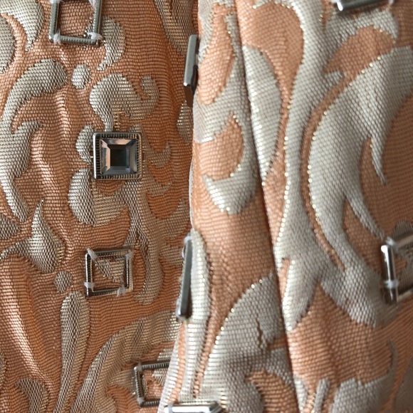 Formal Dress - Picture 5 of 8